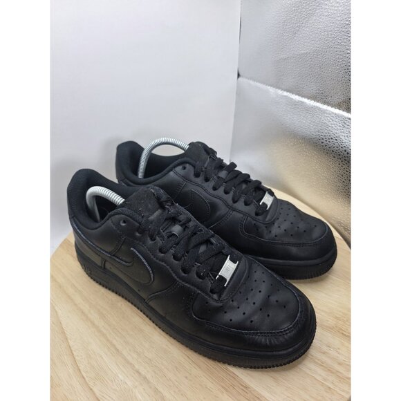 Size 8 Men’s - Nike Air Force 1 '07 Low Triple Black Sneakers Shoes - Picture 6 of 8